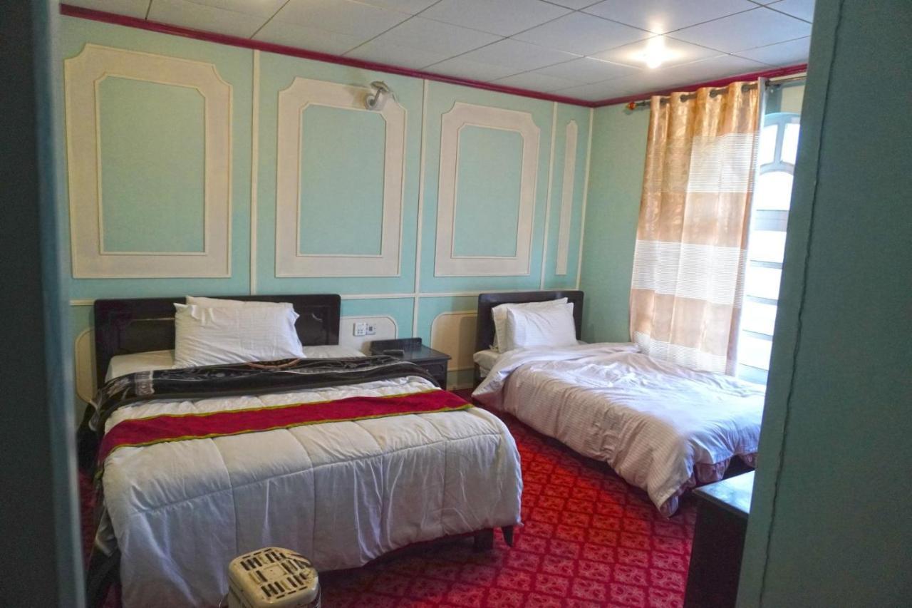 Hotel Dewanekhas 锡卡都 外观 照片