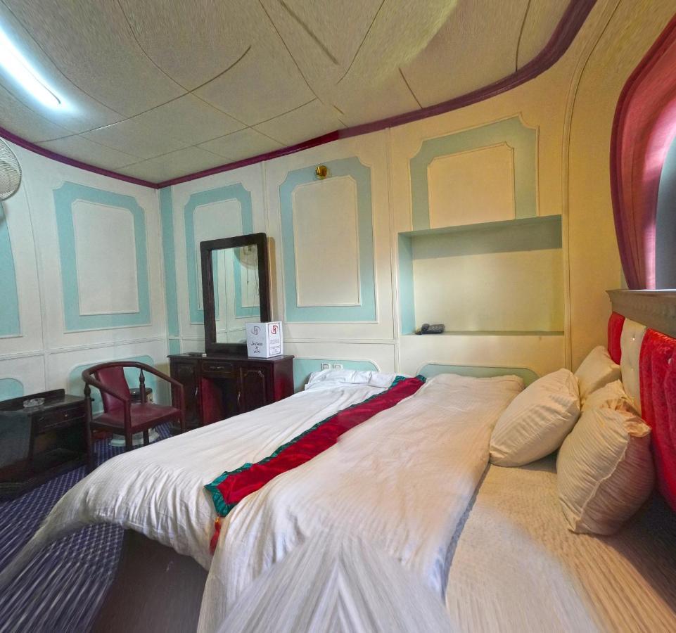 Hotel Dewanekhas 锡卡都 外观 照片