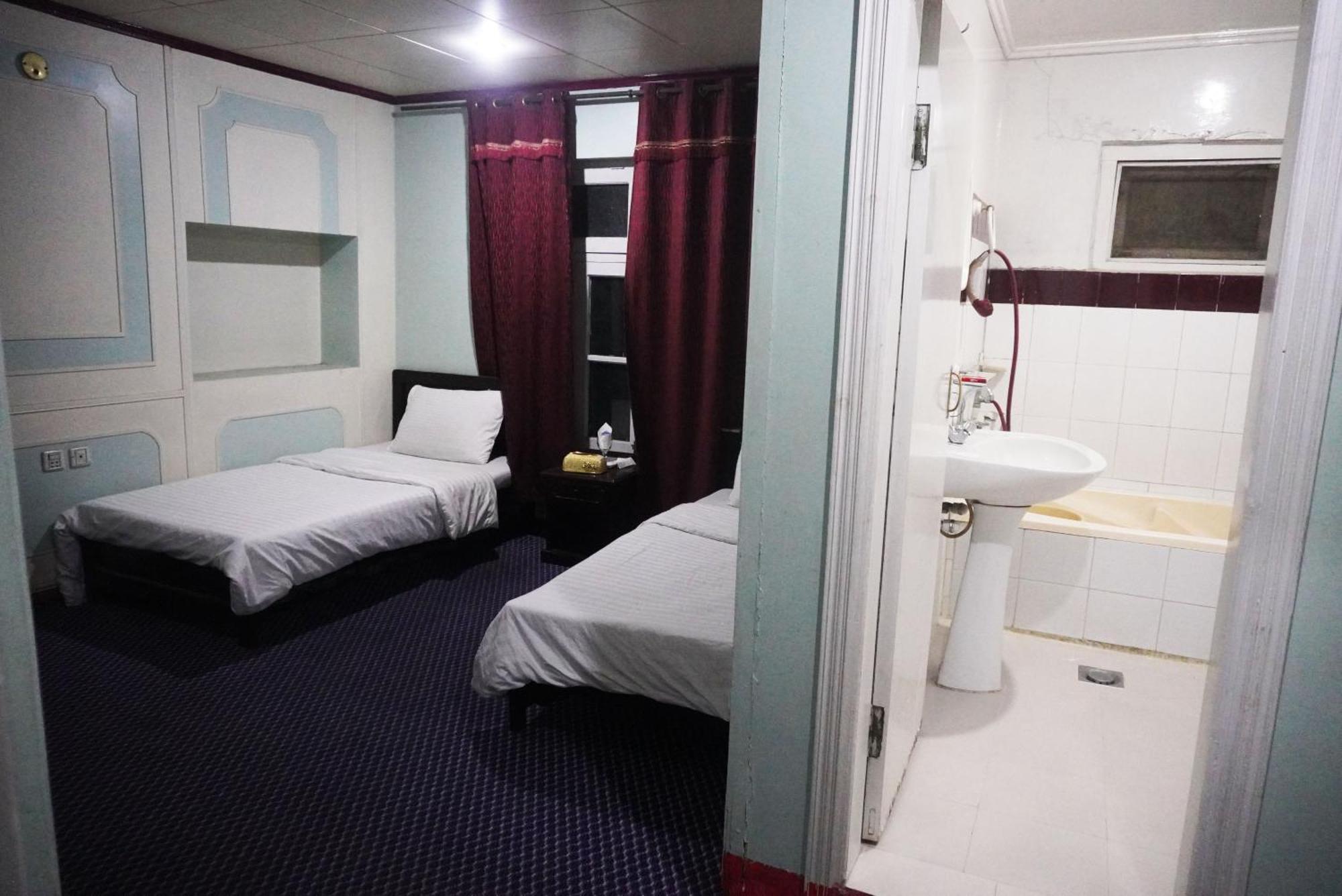 Hotel Dewanekhas 锡卡都 外观 照片