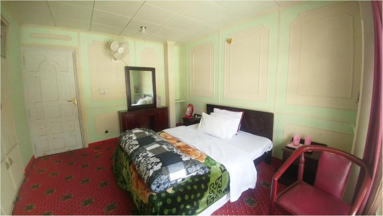 Hotel Dewanekhas 锡卡都 外观 照片